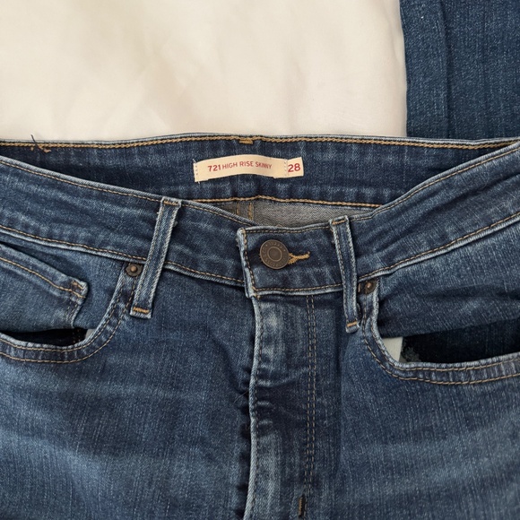 levi's high rise skinny jeans  size 28   details:  -no flaws - Picture 3 of 3